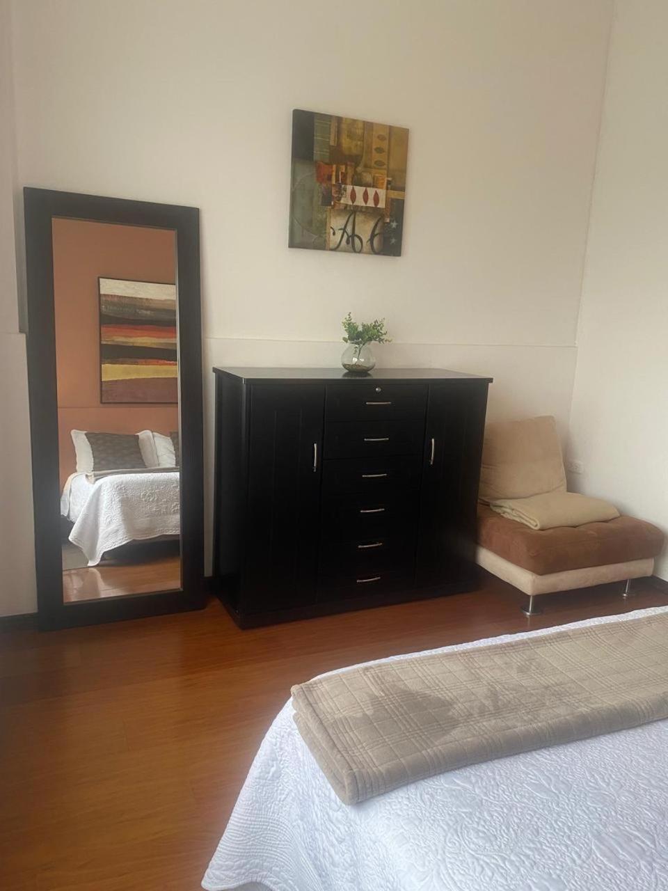 Hospedaje En Quito Norte, Apartamento & Suite Independientes Exterior foto
